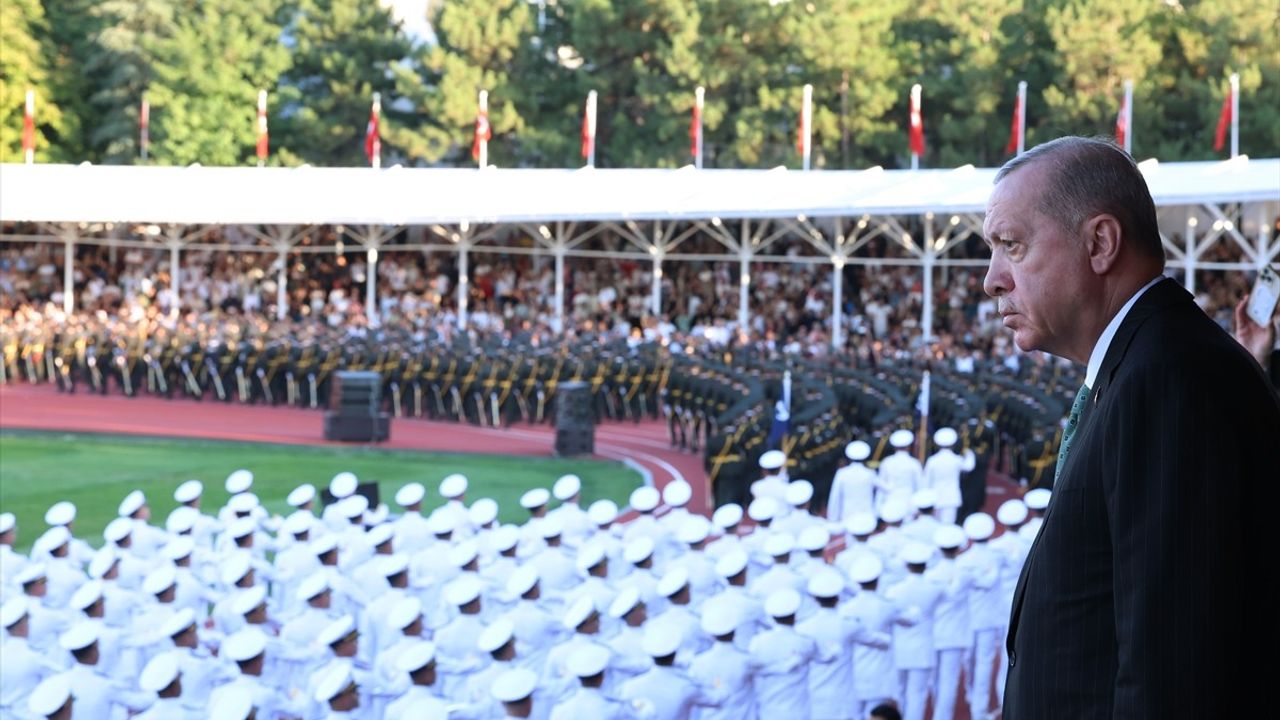 Erdoğan: 30 Ağustos'ta milletimiz esarete boyun eğmeyeceğini dünyaya ilan etti