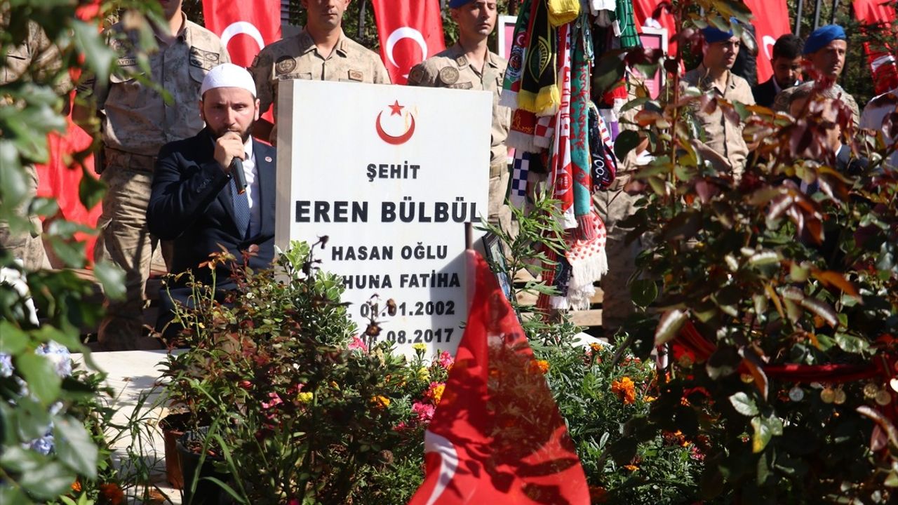Eren Bülbül, Şehadetinin 8. Yılında Mezarı Başında Anıldı