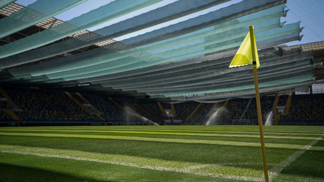 Eryaman Stadı'nın zemini yeni hibrit sistemle yenilendi