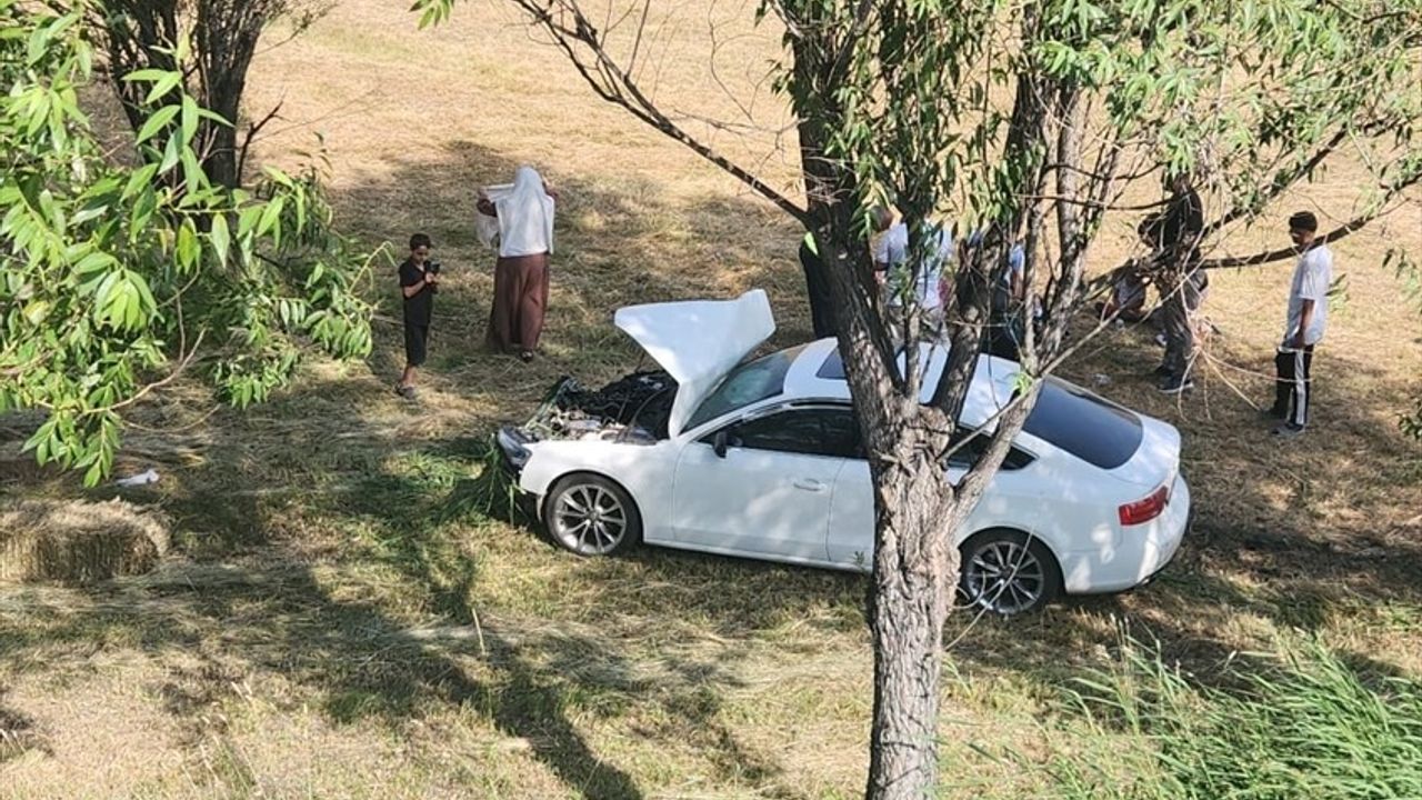 Erzurum'da Otomobil ve Kamyonet Çarpıştı: 6 Yaralı