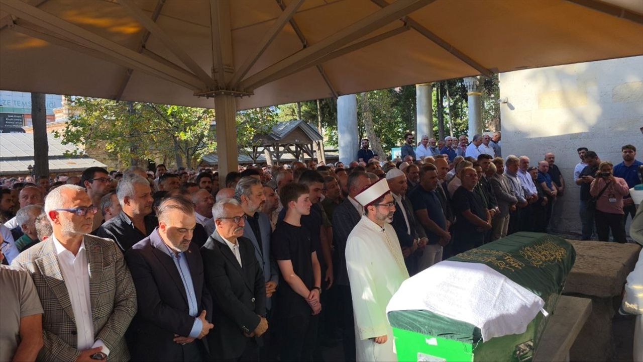 Eski Milletvekili Cemalettin Kaflı Gebze'de Toprağa Verildi