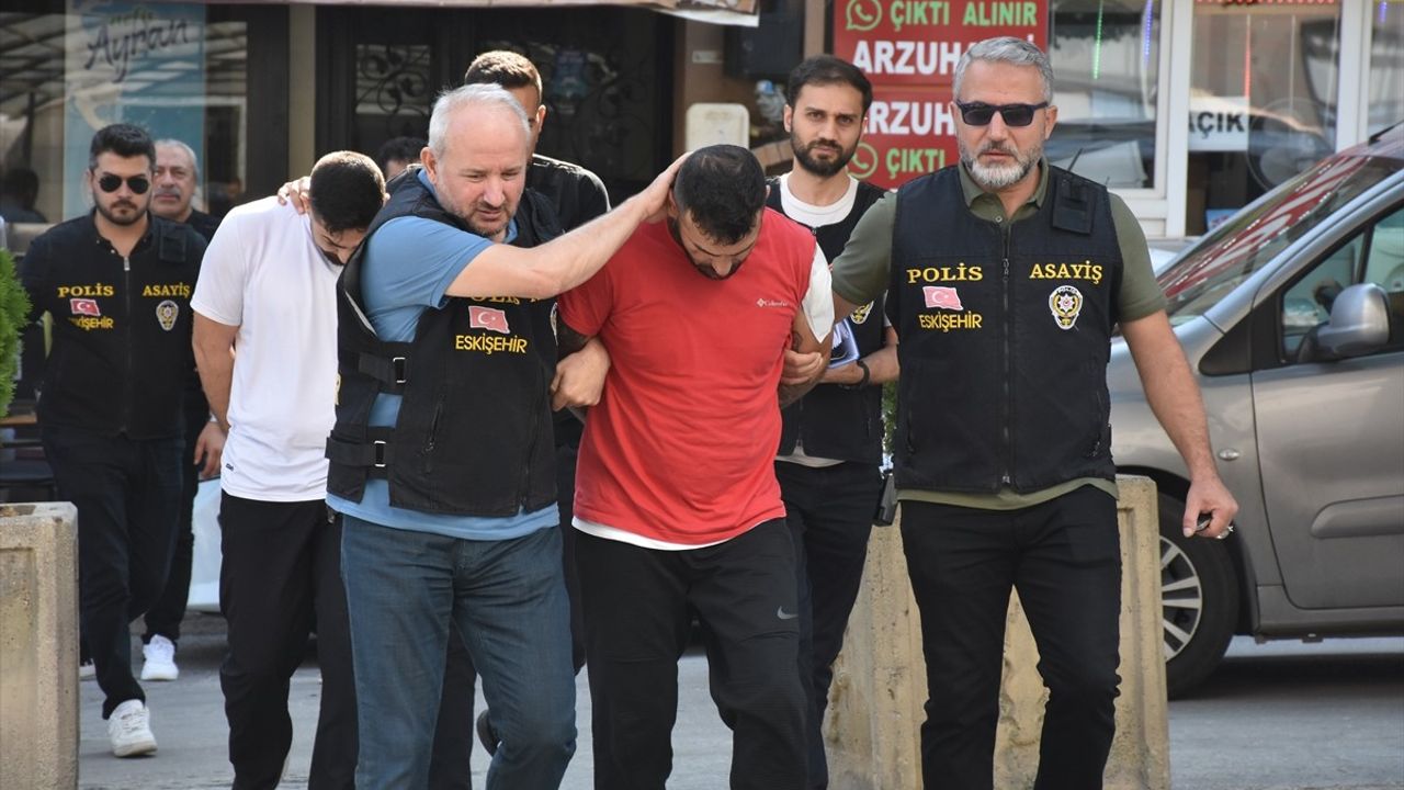 Eskişehir'de Silahlı Kavga: 3 Yaralı, 2 Ölüm