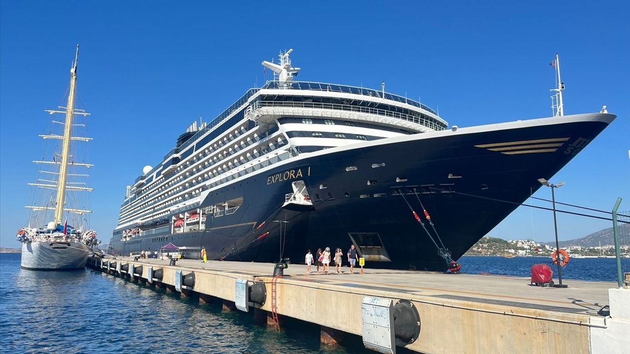 Explora I ve Star Clipper Bodrum'a 959 yolcu getirdi