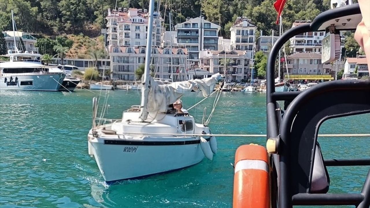 Fethiye'de Sürüklenen Teknedeki İki Kişi Başarıyla Kurtarıldı