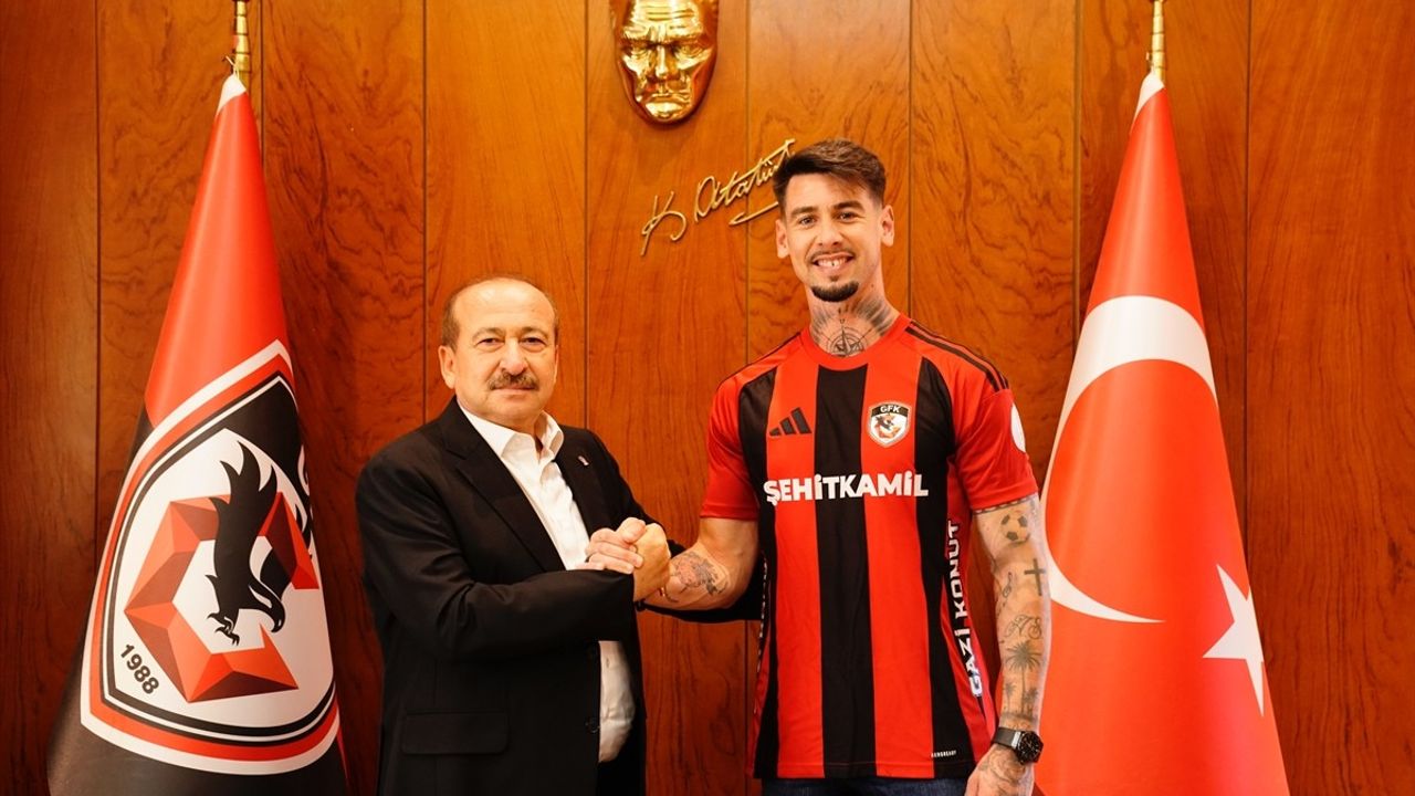 Gaziantep FK, İspanyol futbolcu Luis Perez ile 2 yıllık sözleşme imzaladı