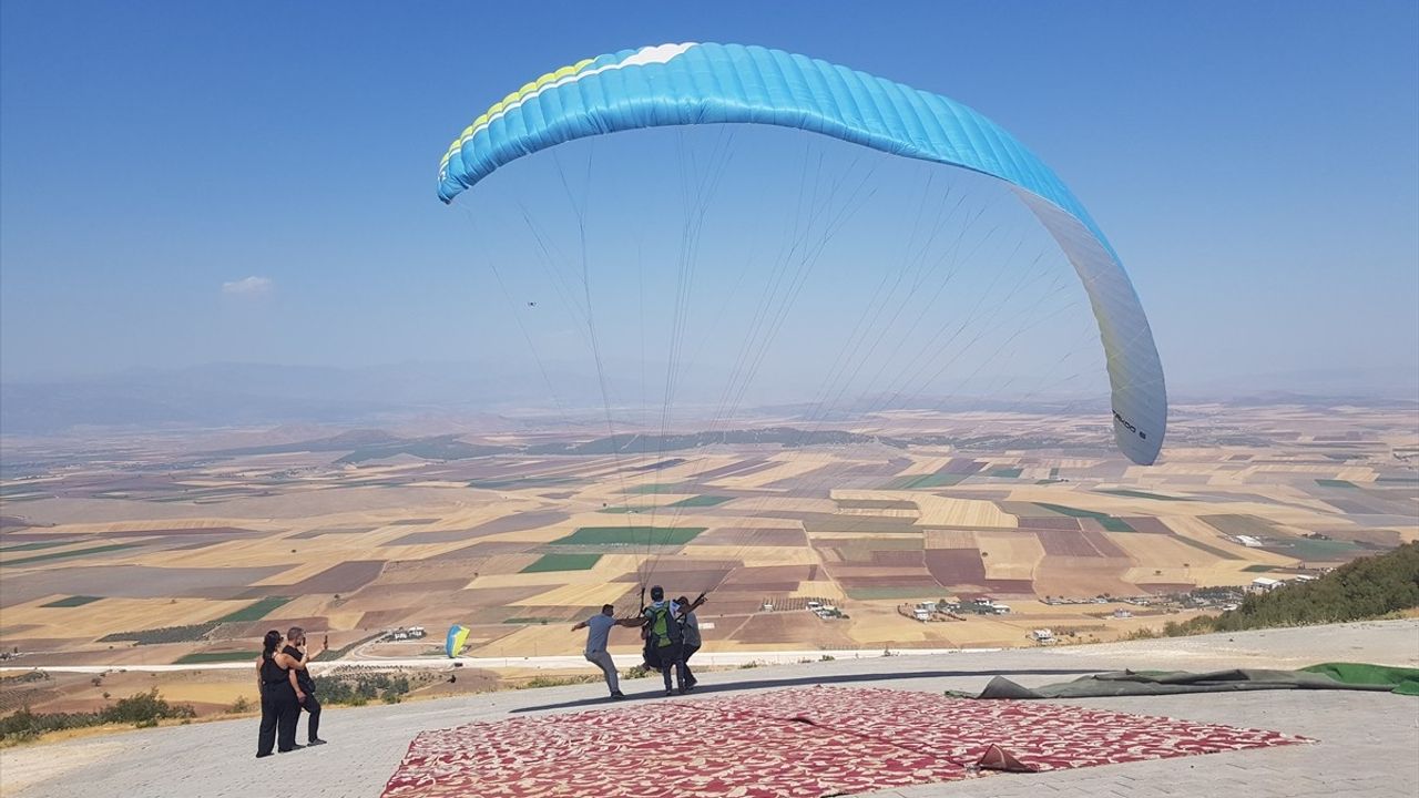 Gaziantep'te Bedensel Engelli Genç Kızın Yamaç Paraşütü Hayali Gerçekleşti