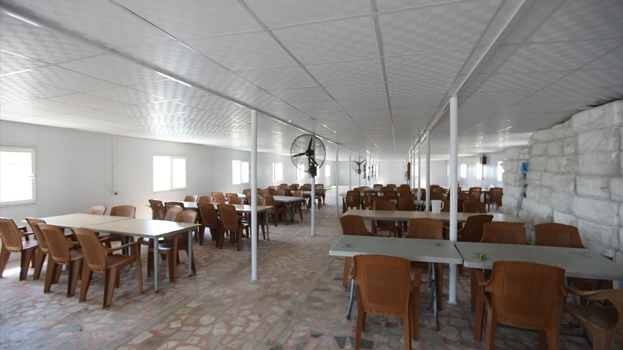 Gaziantep'te kapatılan konteyner kentlerin prefabrik malzemeleri kamu projelerinde değerlendirildi