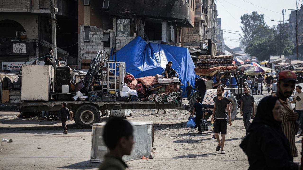Gazze'nin kuzeyinde Saftavi Mahallesi sakinleri yeniden göçe zorlanıyor