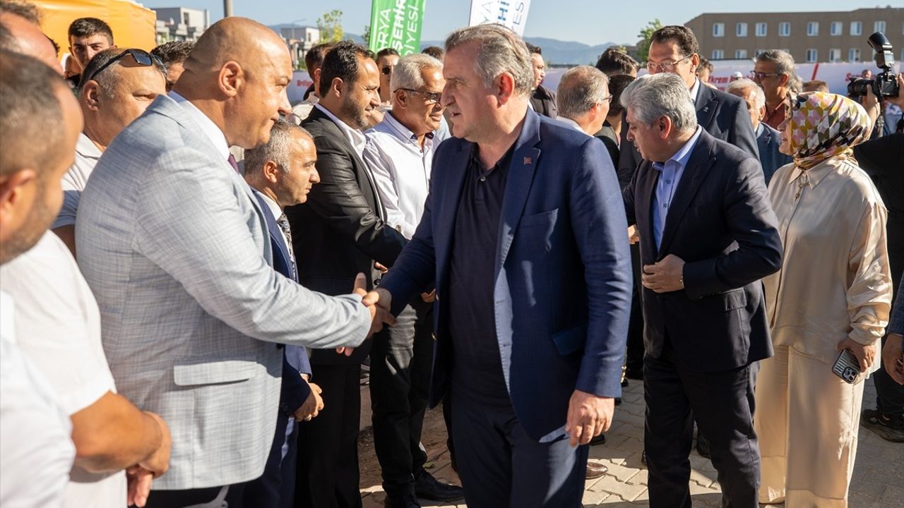 Gençlik ve Spor Bakanı Bak, Sakarya'da Spor Yatırımları Töreninde Açıklamalarda Bulundu