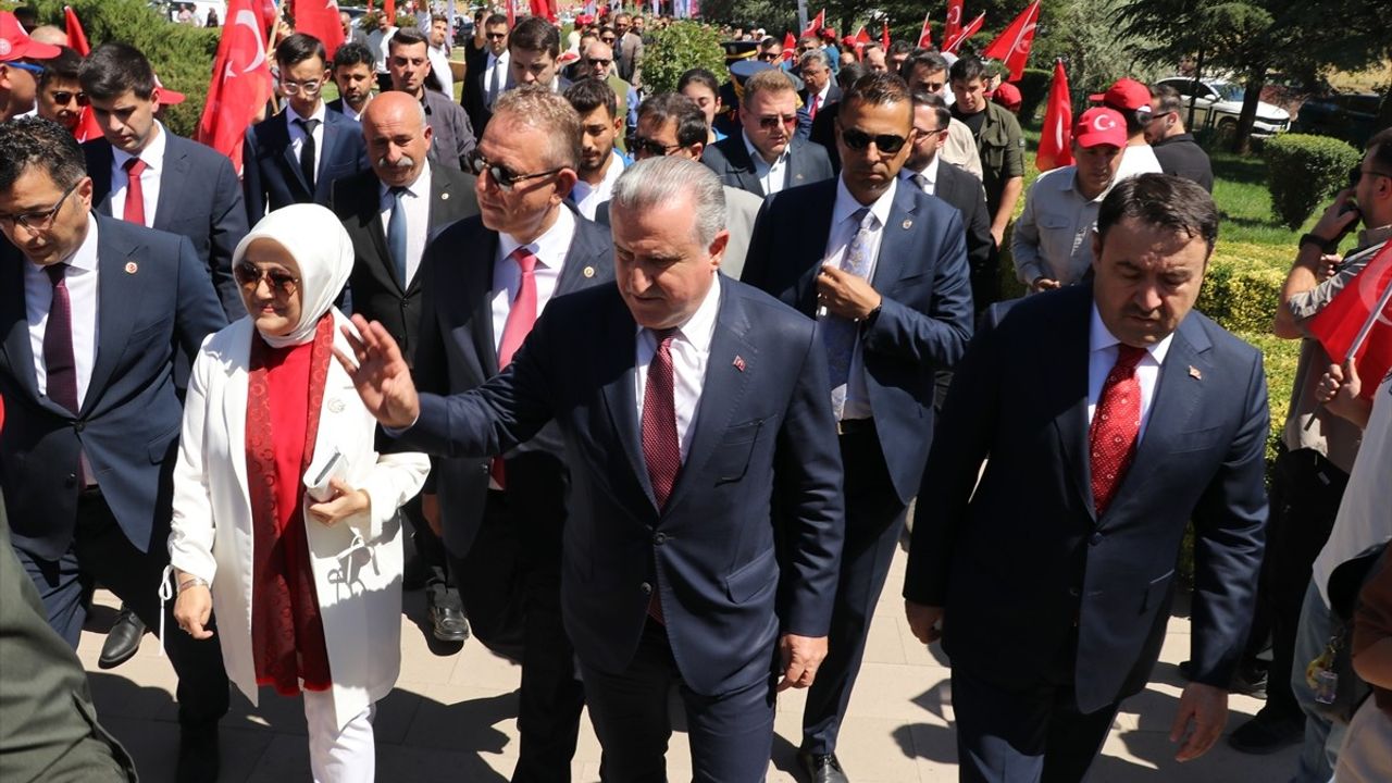 Gençlik ve Spor Bakanı Osman Aşkın Bak: Dumlupınar Diorama Müzesi açıldı, 'Türkiye Yüzyılı'nda gençlerle güçlü Türkiye vurgusu