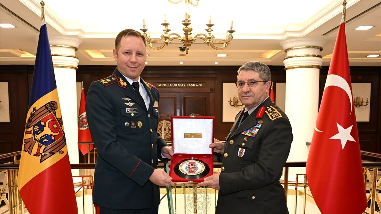 Genelkurmay Başkanı Bayraktaroğlu, Moldovalı Mevkidaşı Tuğgeneral Vitalie Micov'u Ankara'da Kabul Etti