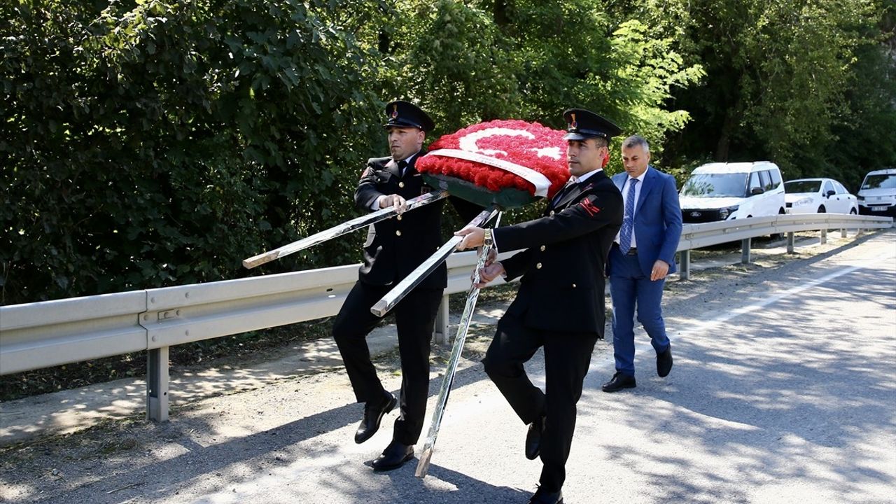 Giresun'da selin 5. yılında Altı Şehitler Köprüsü'nde askerler ve kayıp operatör anıldı