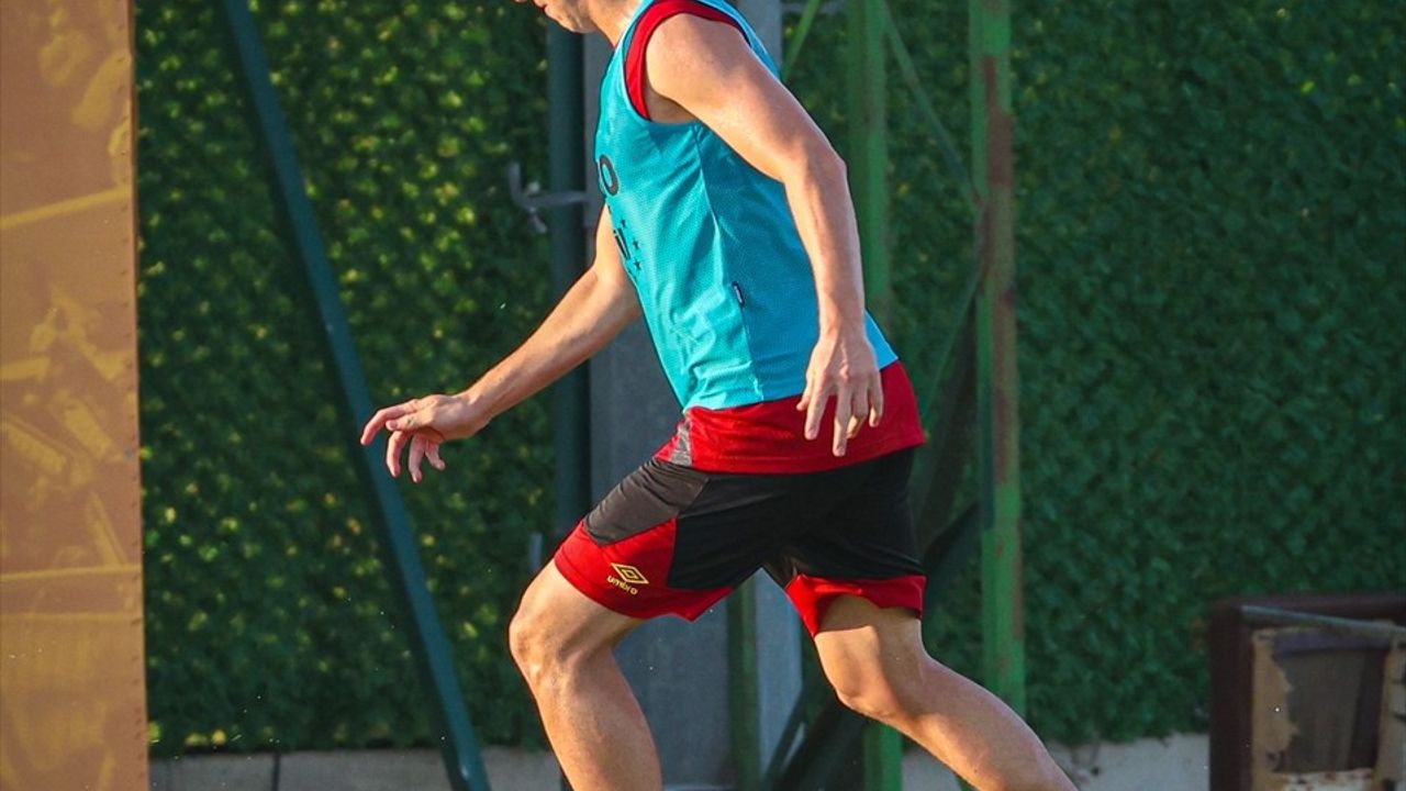 Göztepe, 16 Ağustos'taki Fenerbahçe Maçı İçin Stoilov Yönetiminde Hazırlıklarını Sürdürdü