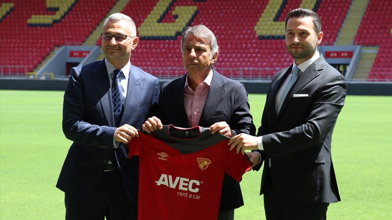 Göztepe, Avek Otomotiv ve Avec Rent a Car ile Sponsorluk Anlaşmasını Yeniledi