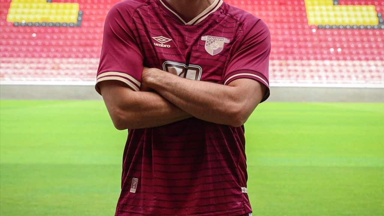 Göztepe, Efkan Bekiroğlu ile 2 Yıllık Sözleşme İmzaladı