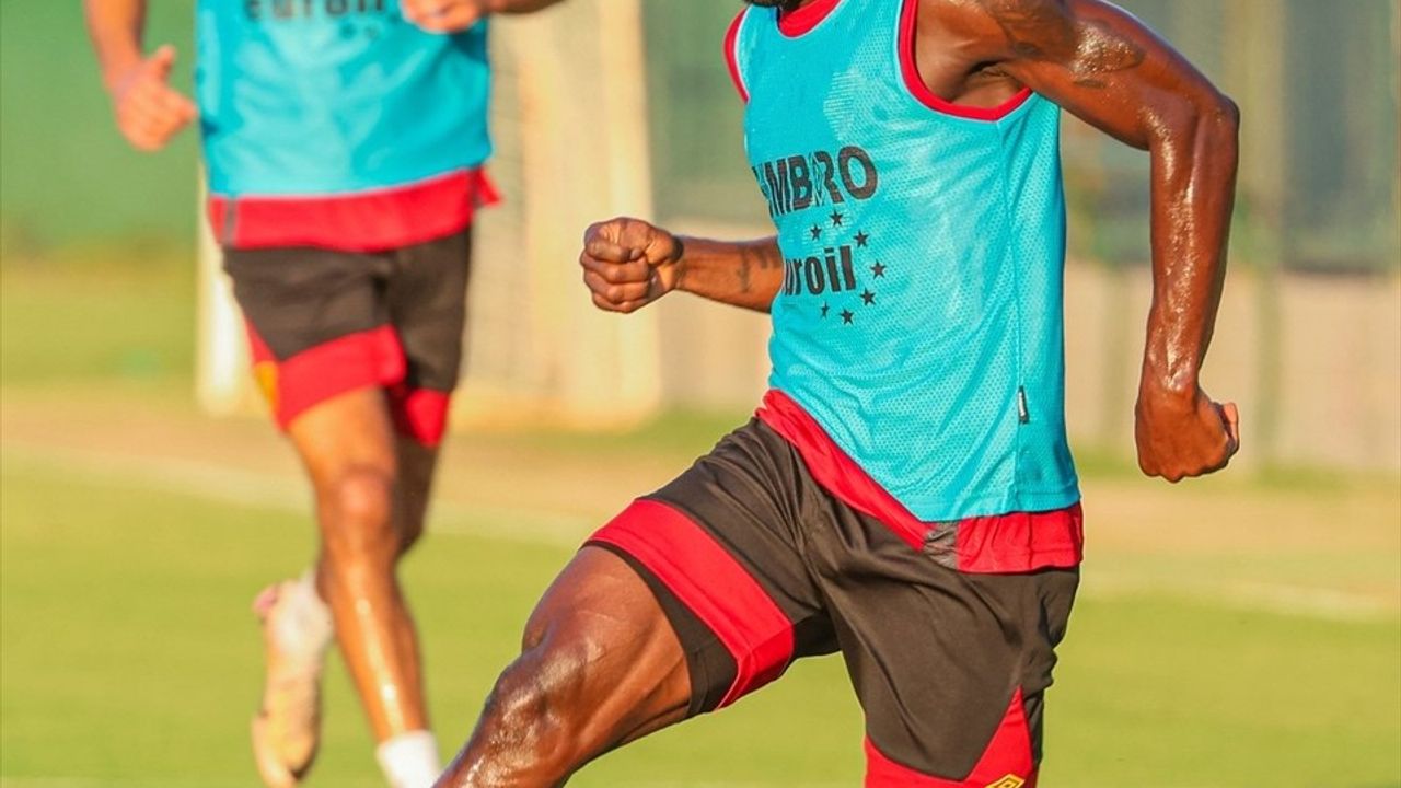 Göztepe, Fatih Karagümrük Maçı Hazırlıklarını Stanimir Stoilov Yönetiminde Sürdürdü