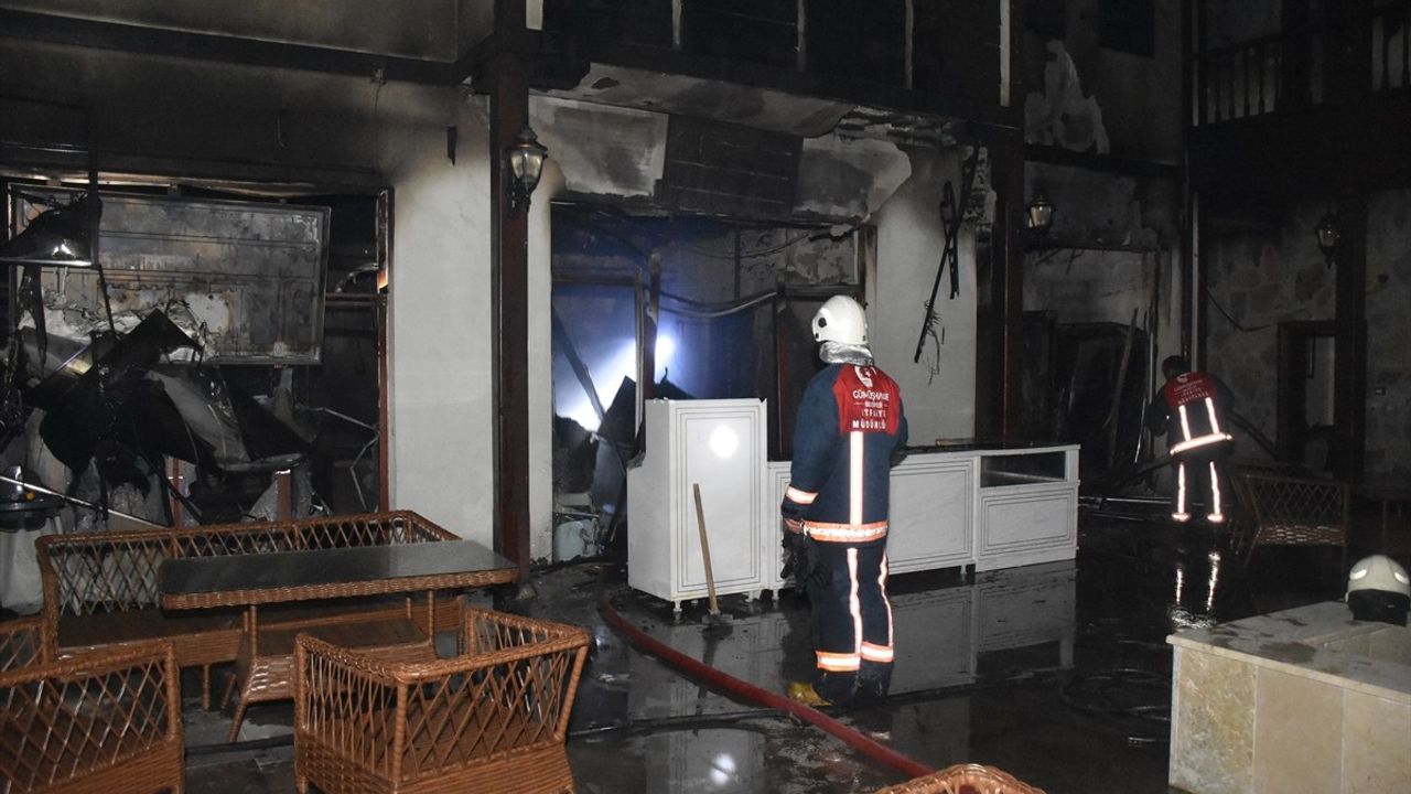 Gümüşhane'deki Butik Otelde Yangın Kontrol Altına Alındı