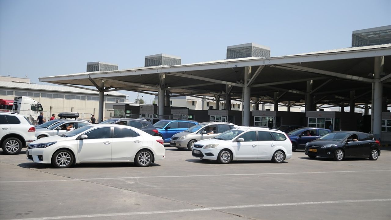 Gurbetçilerin Türkiye'ye Dönüşleri Devam Ediyor