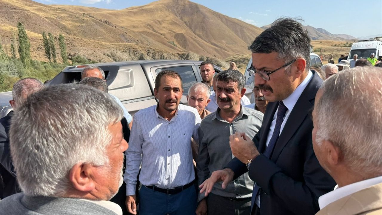 Hakkari'de tır ile pikap çarpıştı: 3 ölü, 2 yaralı