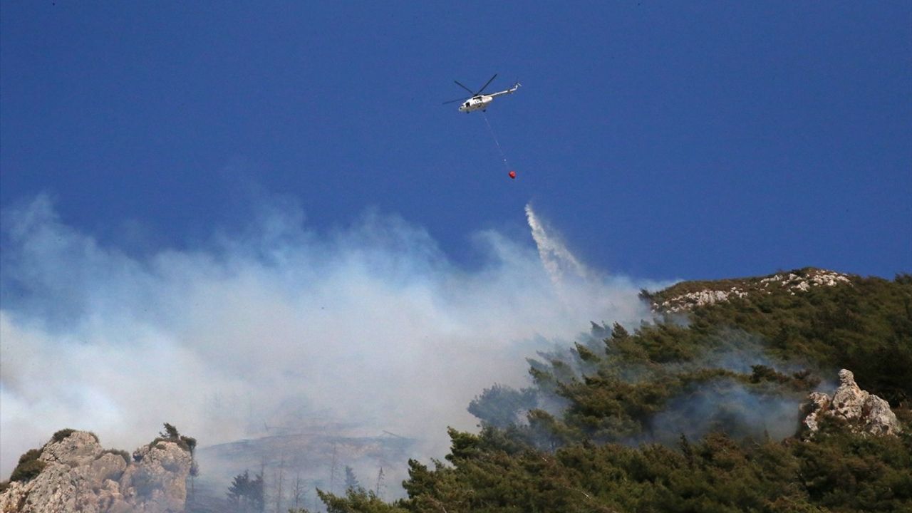 Hatay Antakya'da orman yangını: Havadan ve karadan müdahale sürüyor