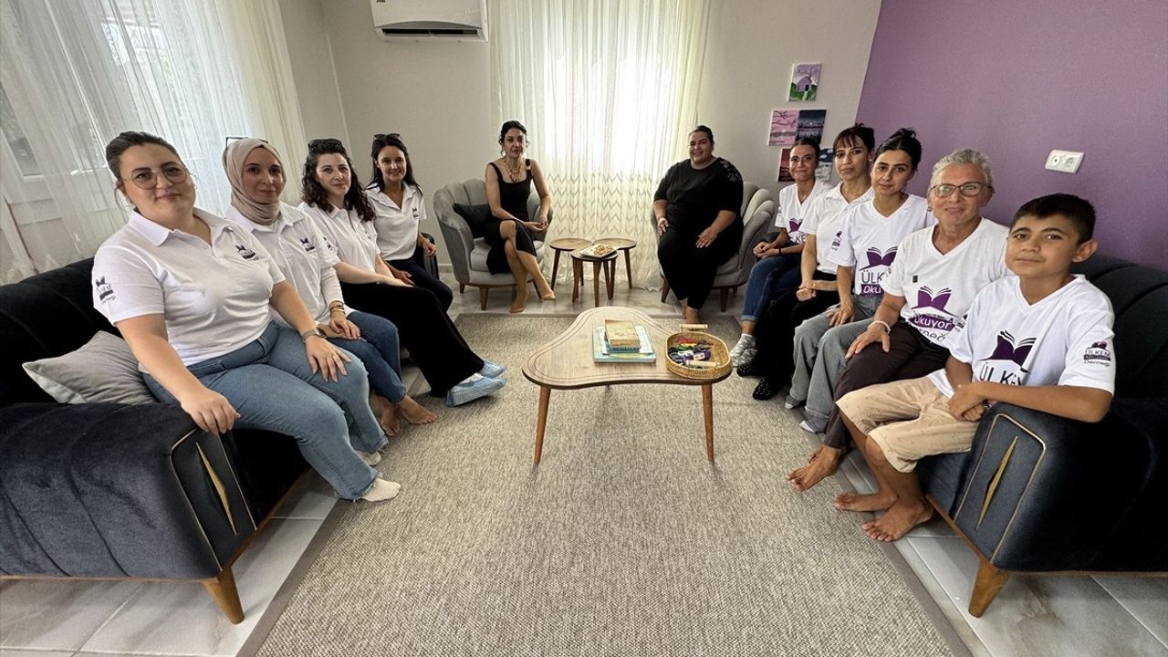 Hatay'da Ülkem Okuyor Derneği’nin Yaptırdığı Ev Geller Ailesine Teslim Edildi
