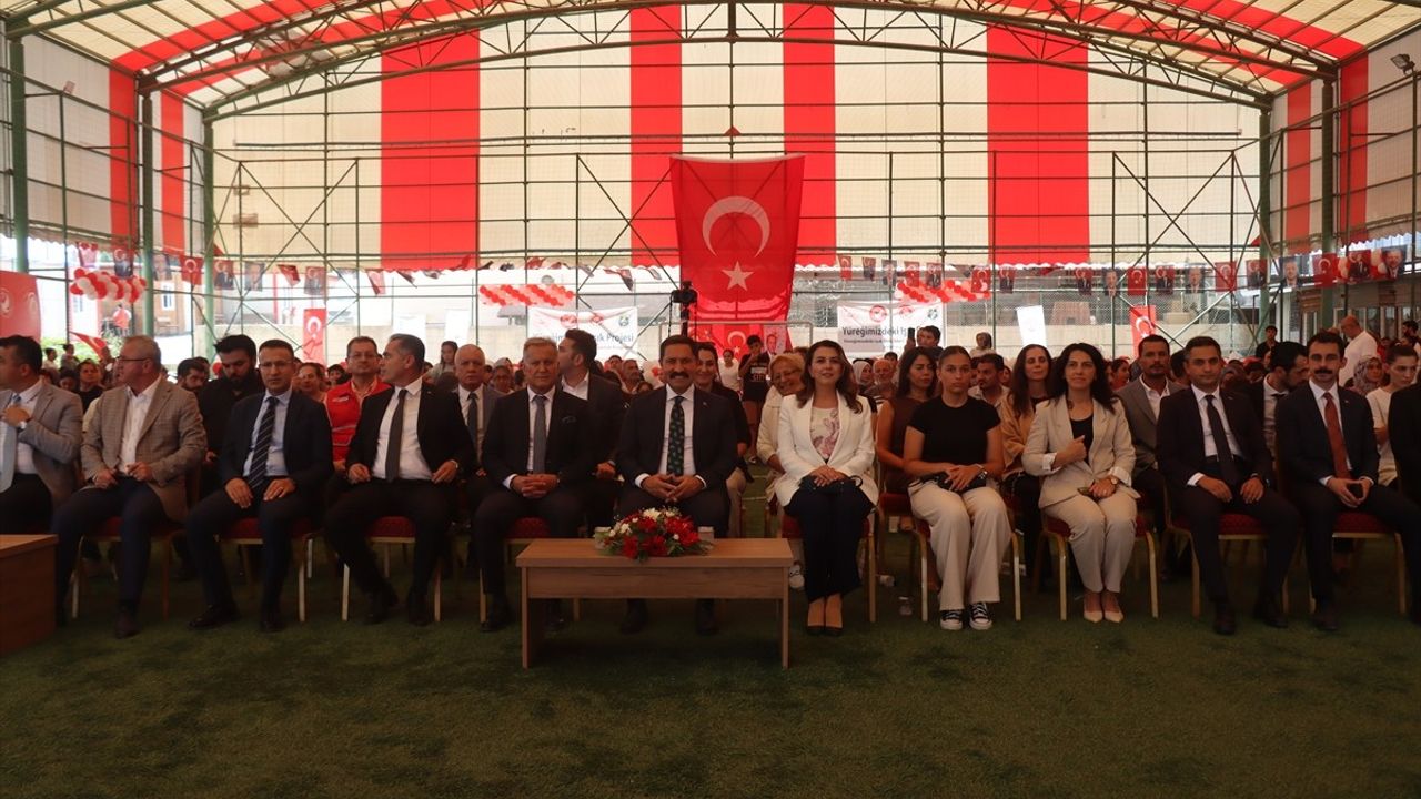 Hatay'da 'Yüreğimizdeki Işık' projesi için kimsesiz çocuklarla yardımseverleri buluşturan internet sitesi kullanıma alındı