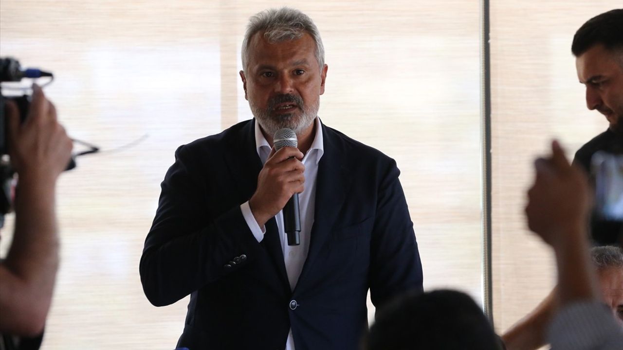 Hatay Stadyumu'nda onarım ve güçlendirme çalışmaları sürüyor