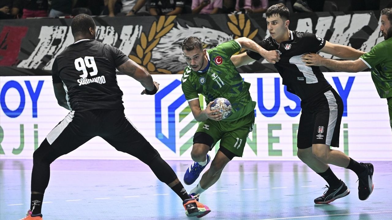 Hentbol Erkekler Süper Kupa: Nilüfer Belediyespor, Beşiktaş'ı 7 metre atışlarında 37-36 yenerek kupayı kazandı