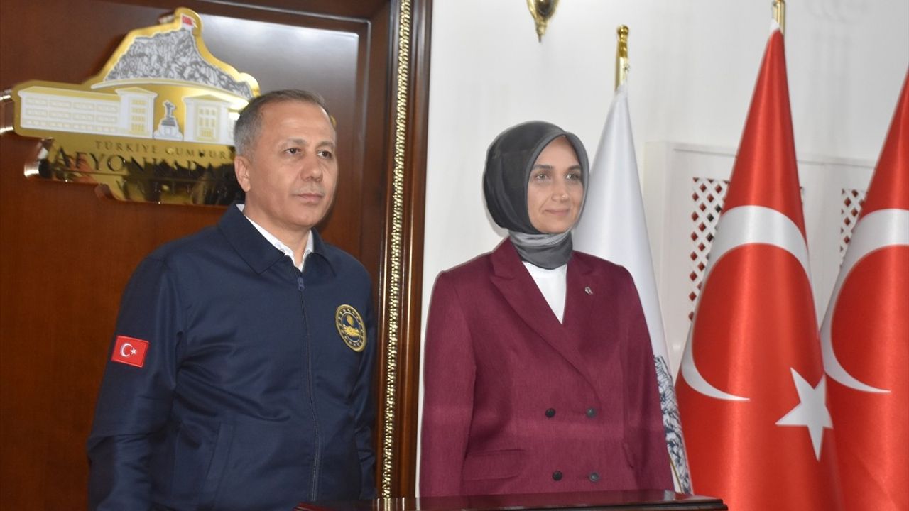 İçişleri Bakanı Ali Yerlikaya Afyonkarahisar’da: Vali Ziyareti ve Esnaf Temasları