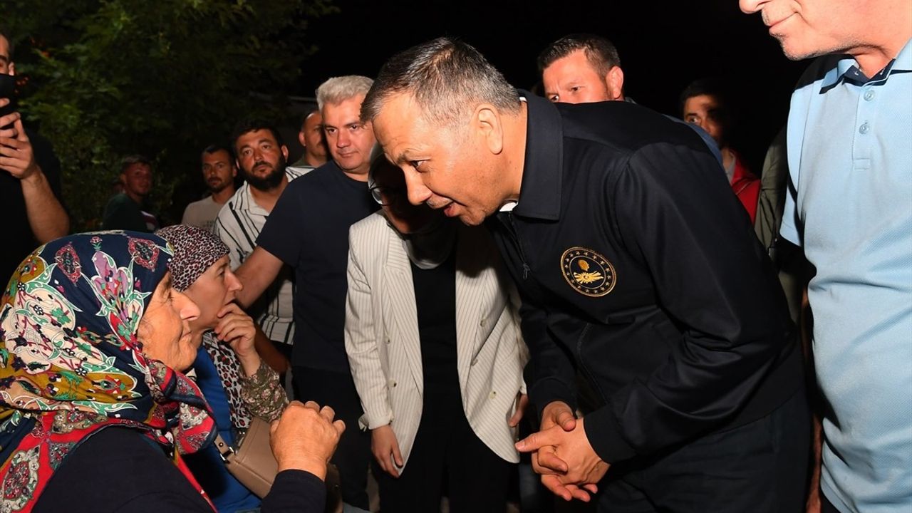 İçişleri Bakanı Yerlikaya, Balıkesir Depremine İlişkin Açıklamalarda Bulundu