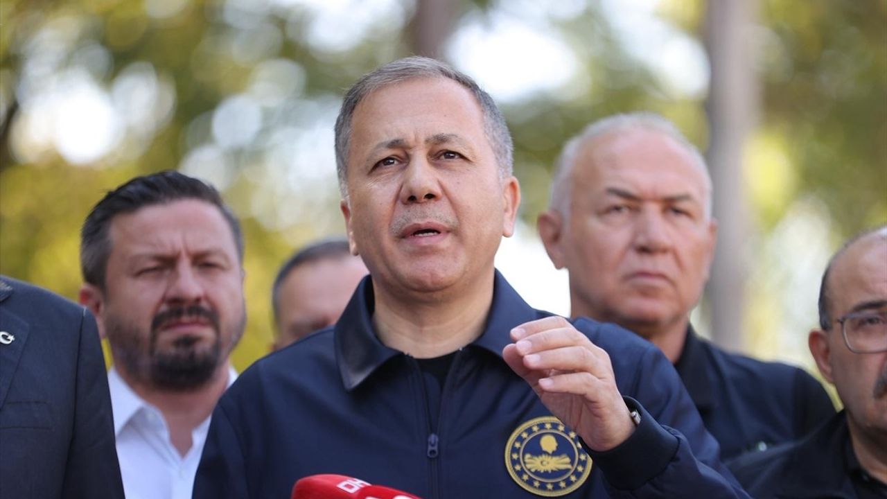 İçişleri Bakanı Yerlikaya, Sındırgı'daki Depremle İlgili Bilgi Verdi