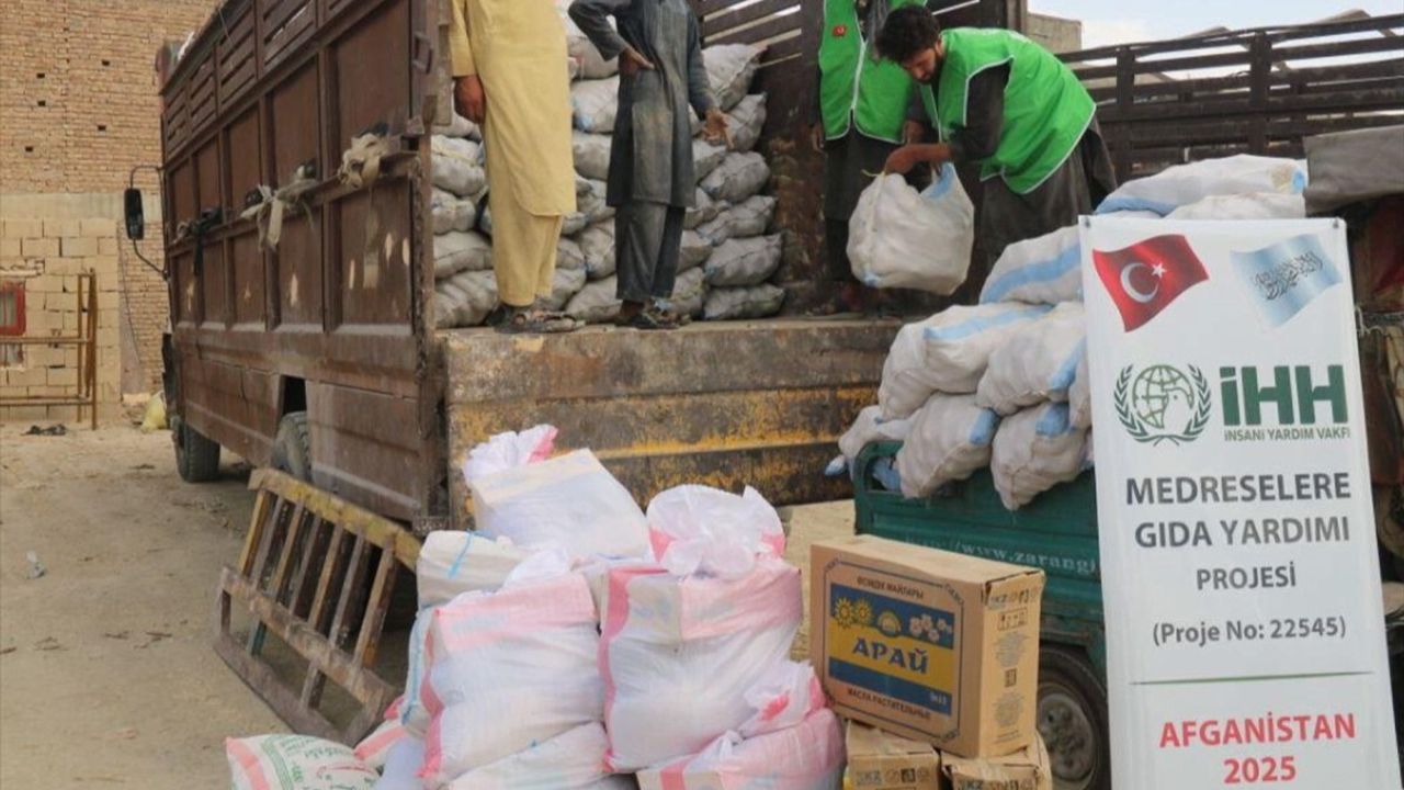 İHH, Afganistan Paktika'da 1100 Gıda Paketi Dağıttı