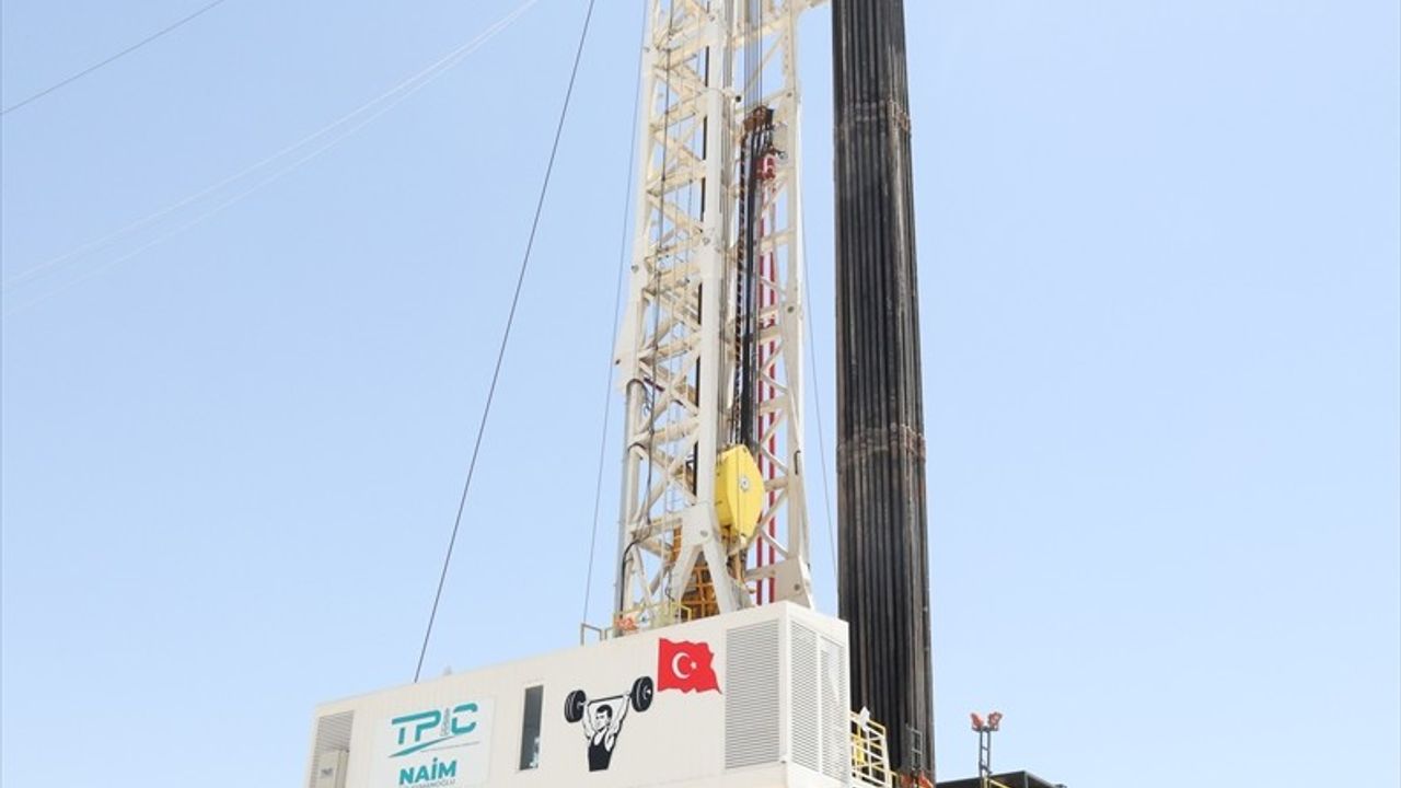 İki Yerli Sondaj Kulesi 'Seyit Onbaşı' ve 'Naim Süleymanoğlu' Şırnak'ta Göreve Başladı