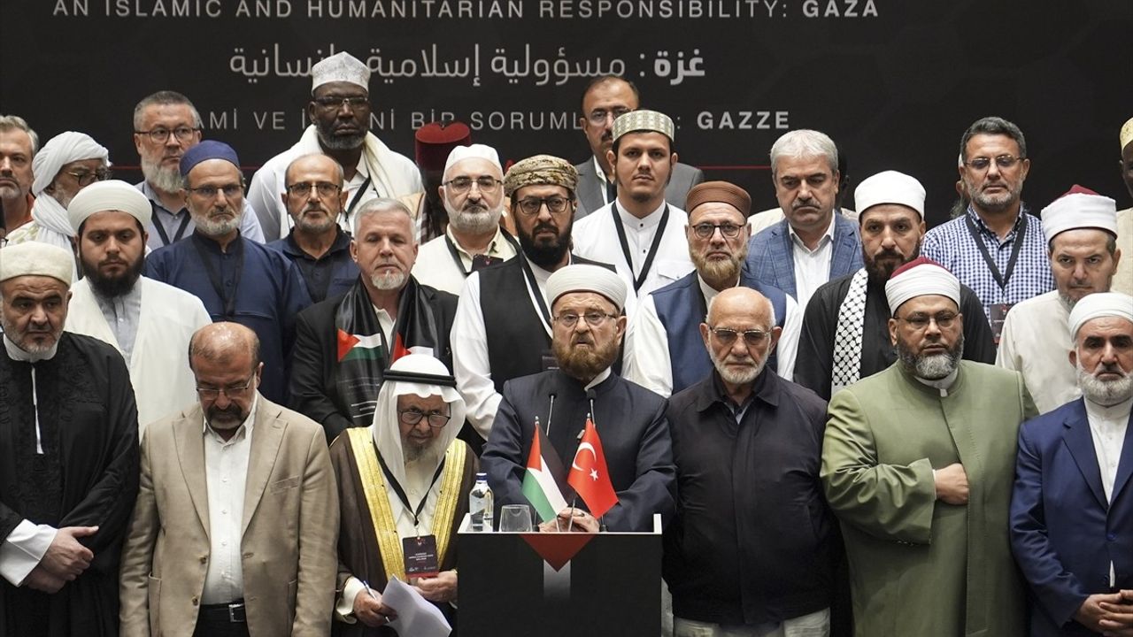 ‘İslami ve İnsani Bir Sorumluluk: Gazze’ Konferansı Çalıştaylarla Sürüyor — Ekinci: Ümmetin Vahdeti Çıkış Yolu