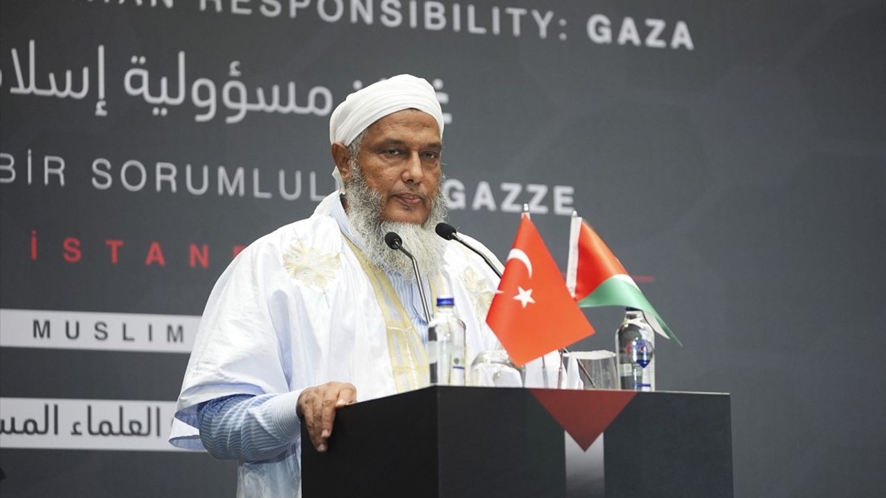 “İslami ve İnsani Bir Sorumluluk: Gazze” Konferansı İstanbul’da Sürüyor