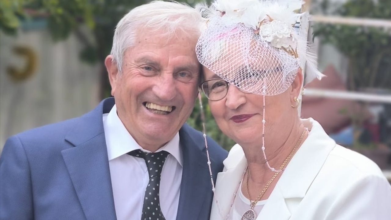 Isparta'da Emekli Öğretmen Çift 50. Yıl Dönümünde Nikah Tazeledi