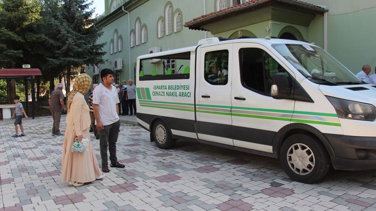 Isparta'da Fatıma Rahmani'nin Cenazesi Toprağa Verildi