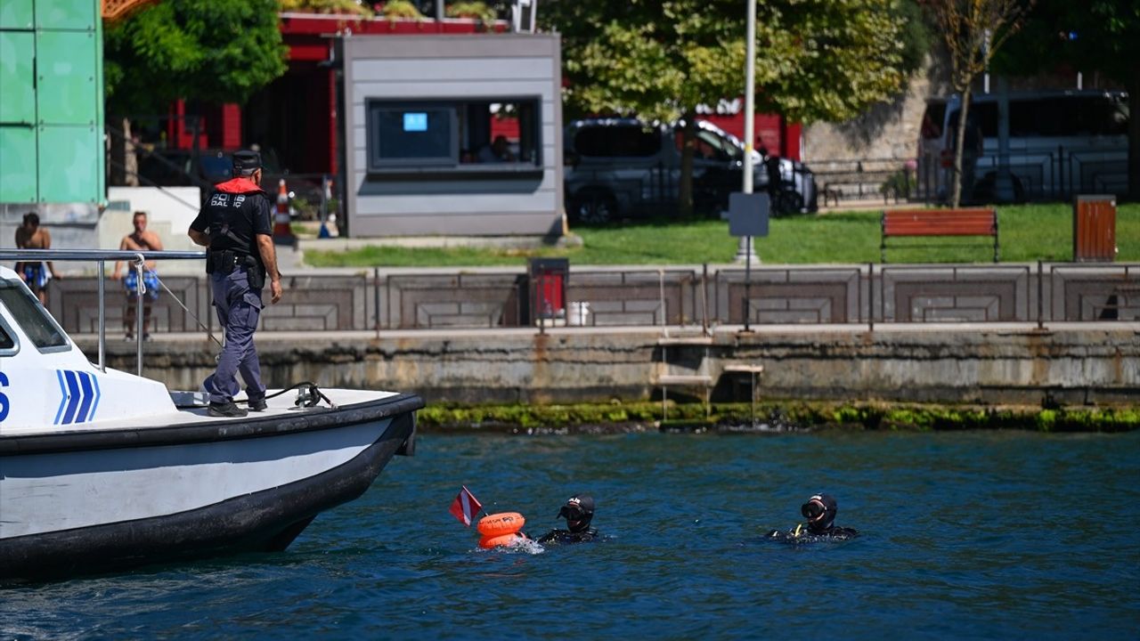 İstanbul Boğazı'nda kaybolan Rus yüzücü Nikolai Andreevich Svechnikov için arama çalışmaları sürüyor