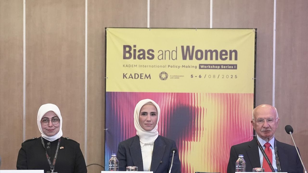 İstanbul'da 'Ön Yargı ve Kadın' Çalıştayı Başladı