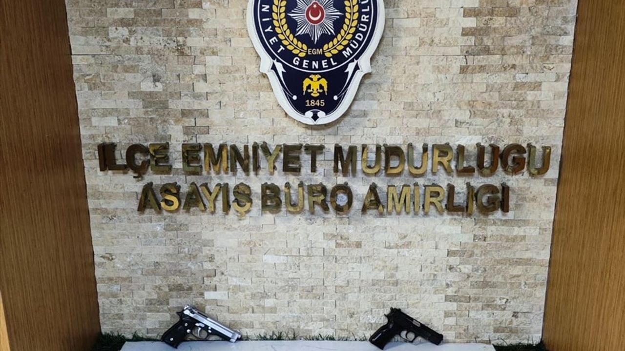 İstanbul'da suçta kullanılan silahların iğne ve namlolarını değiştirip piyasaya süren 2 zanlı tutuklandı