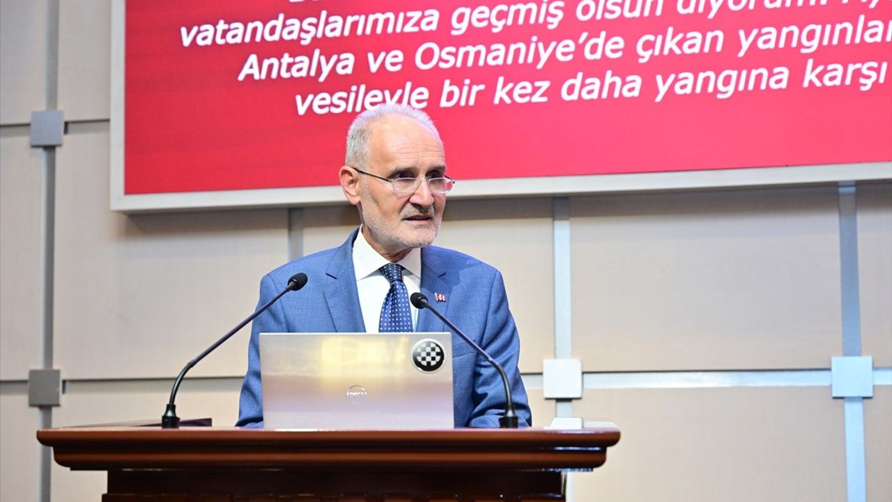 İTO Ağustos Meclisinde Avdagiç: KOBİ kredilerinde büyüme sınırları kaldırılmalı, ihracatçı KOBİ'lere geçmiş performansa göre destek artışı önerisi