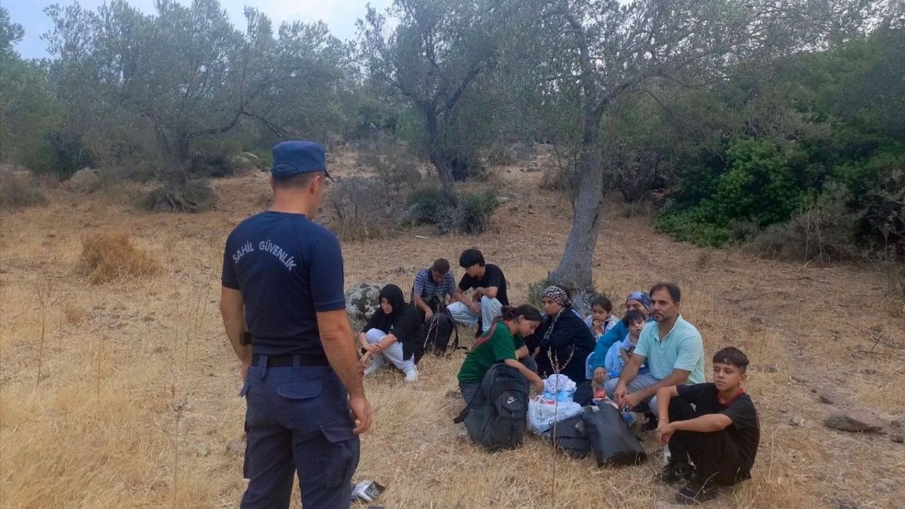 İzmir Açıklarında Düzensiz Göçmen Kurtarma Operasyonu
