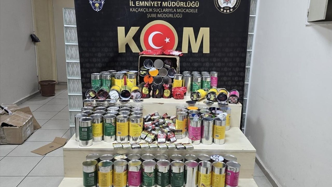 İzmir'de kaçakçılık operasyonları: 21 şüpheliye adli işlem, çok sayıda kaçak ürün ele geçirildi