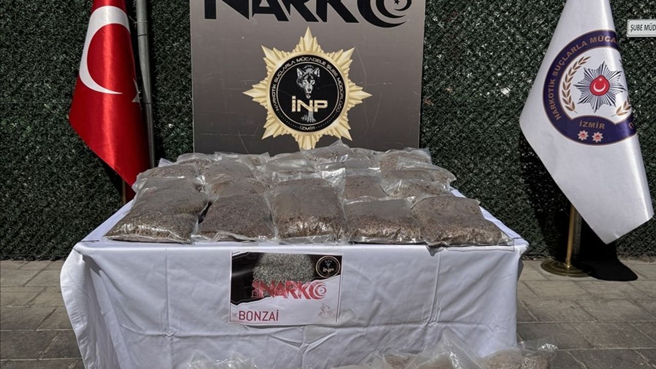 İzmir'de Uyuşturucu Operasyonları: 228 Gözaltından 133 Tutuklama
