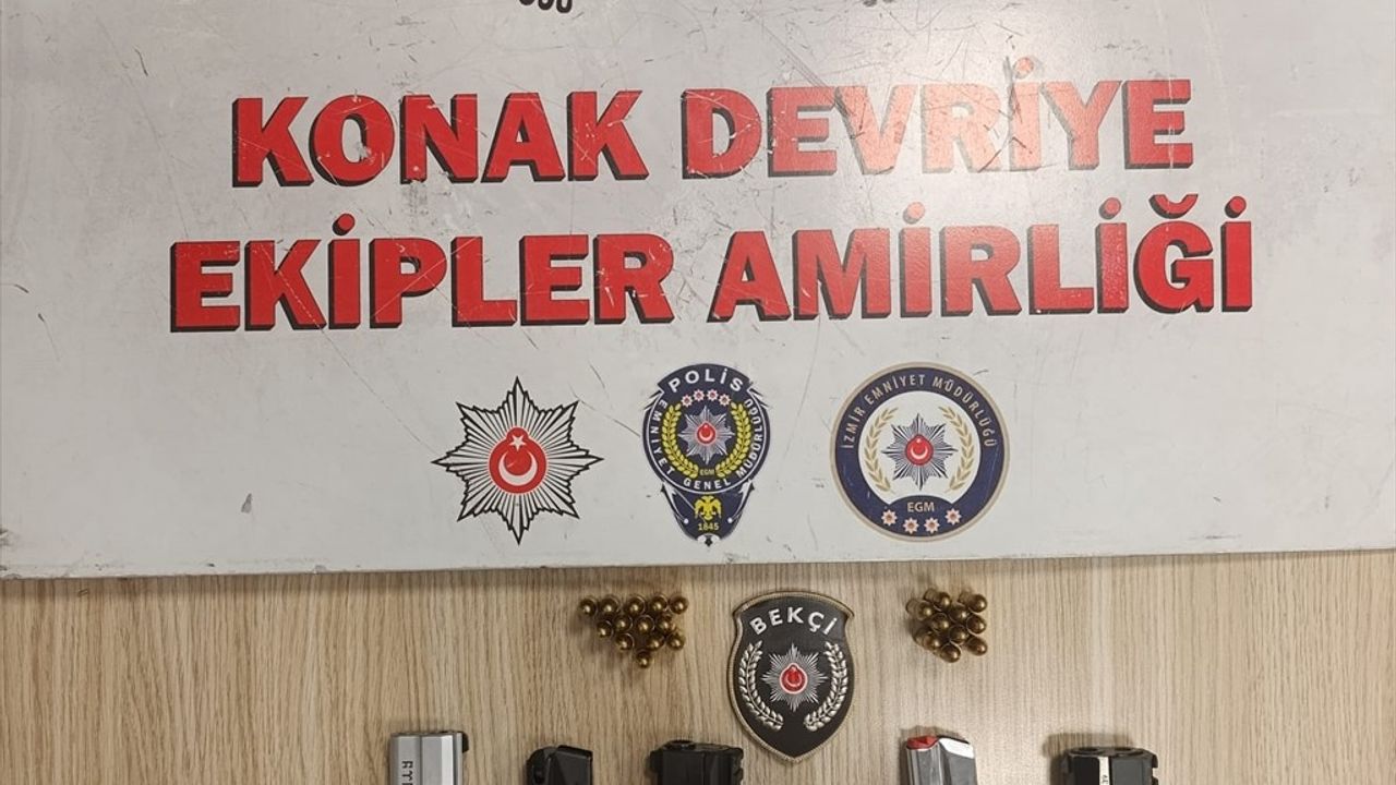 İzmir'de Uyuşturucu Operasyonunda İki Şüpheli Tutuklandı