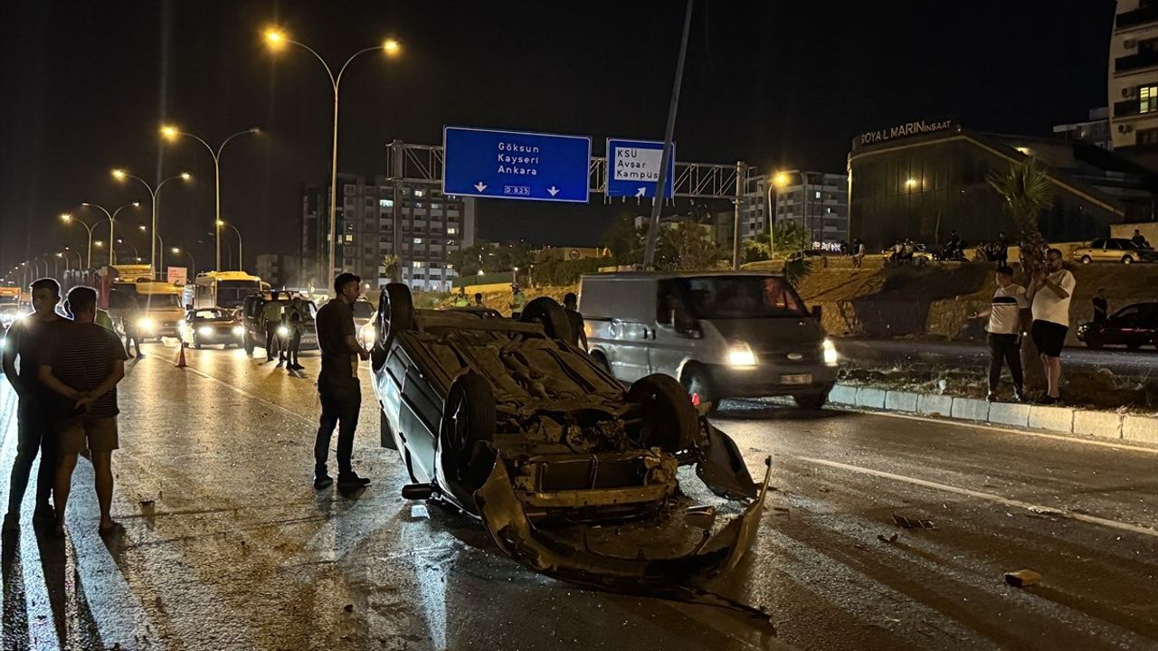 Kahramanmaraş'ta Batı Çevre Yolu'nda takla atan otomobilin sürücüsü yaralandı