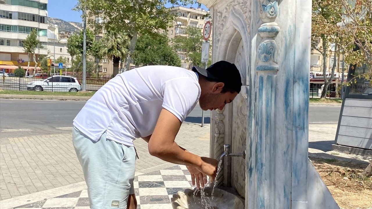 Kahramanmaraş'ta sıcak hava 46 dereceye ulaştı, günlük yaşam etkileniyor