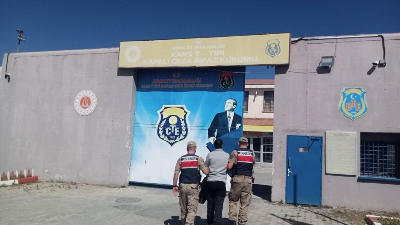 Kars Arpaçay'da 22 suç kaydı bulunan firari hükümlü B.B. yakalandı