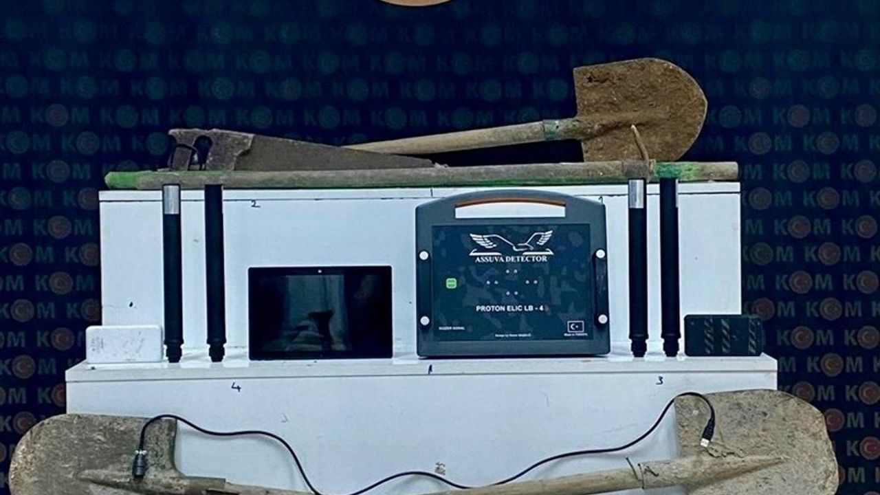 Kars'ta Kaçak Kazı Yapan 5 Şüpheli Suçüstü Yakalandı