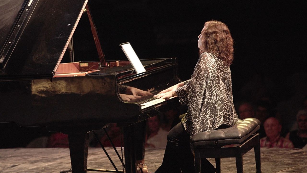 Katya Apekisheva, 22. Gümüşlük Müzik Festivali'nde Büyüleyici Bir Performans Sergiledi